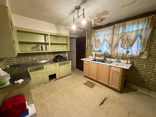 333 Jackson Street, Gary, IN 46402