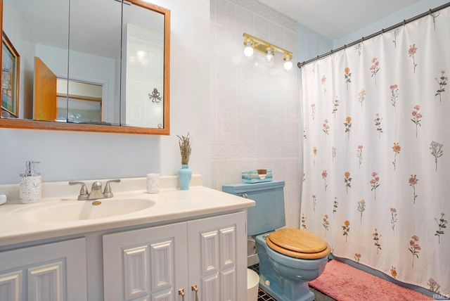 3505 Woodmont Drive, South Bend, IN 46614