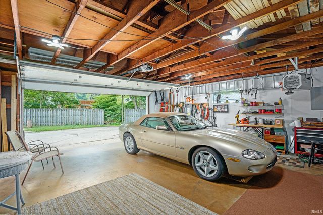 3505 Woodmont Drive, South Bend, IN 46614