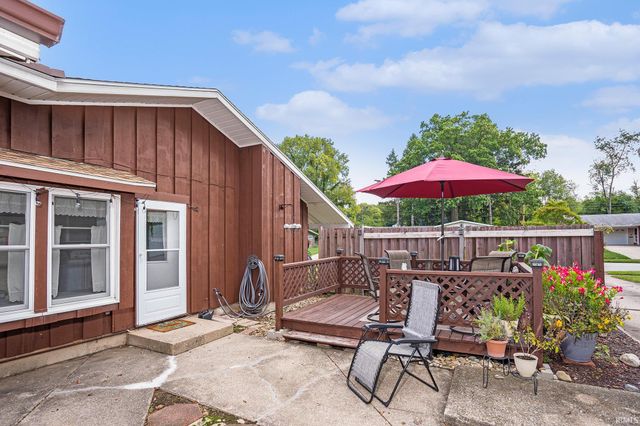 3505 Woodmont Drive, South Bend, IN 46614