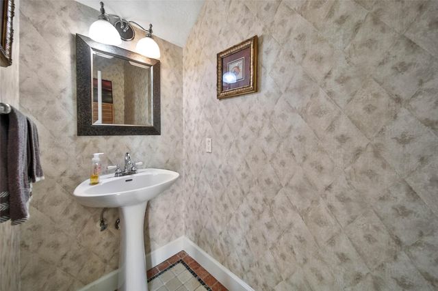 7518 Ashton Drive, Houston, TX 77095