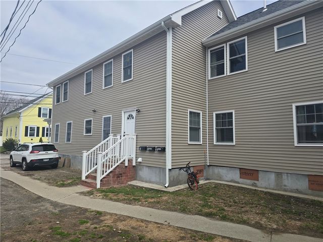16 Catherine Street 2, Bristol, RI 02809