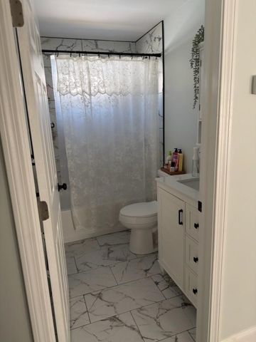 16 Catherine Street 2, Bristol, RI 02809