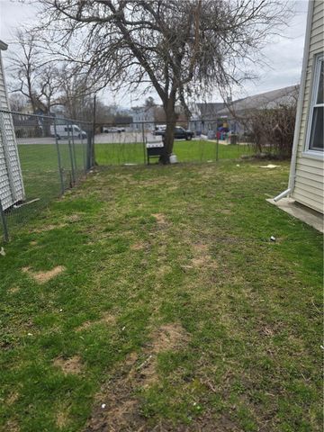 16 Catherine Street 2, Bristol, RI 02809
