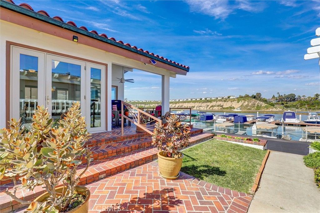 35 Saratoga, Newport Beach, CA 92660 — photo 2