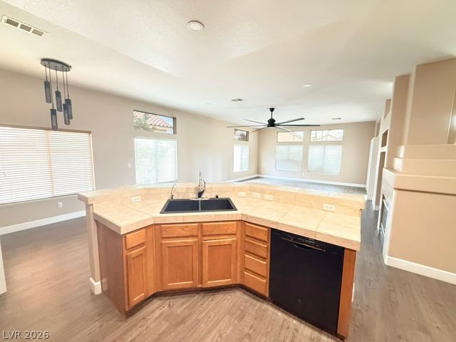 275 Macsnap Avenue, Las Vegas, NV 89183