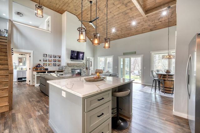 123 Lake Top Lane, Ellijay, GA 30540