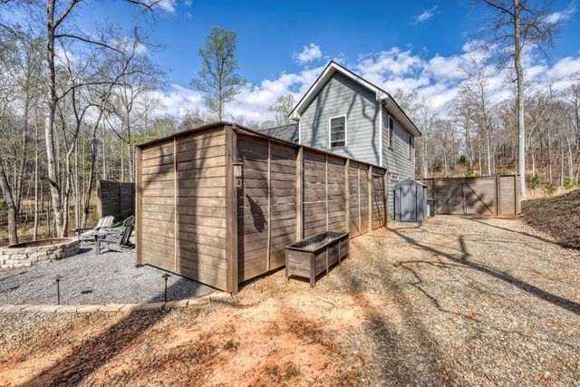 123 Lake Top Lane, Ellijay, GA 30540