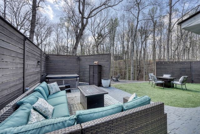 123 Lake Top Lane, Ellijay, GA 30540