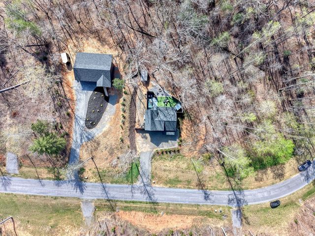 123 Lake Top Lane, Ellijay, GA 30540
