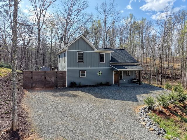 123 Lake Top Lane, Ellijay, GA 30540