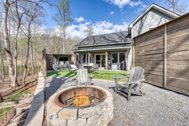 123 Lake Top Lane, Ellijay, GA 30540