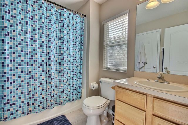 8238 72ND ST E, Bradenton, FL 34201