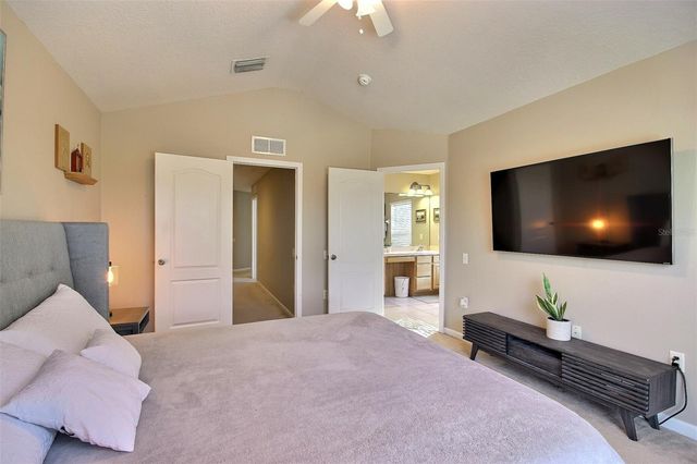 8238 72ND ST E, Bradenton, FL 34201