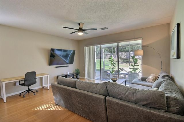 8238 72ND ST E, Bradenton, FL 34201