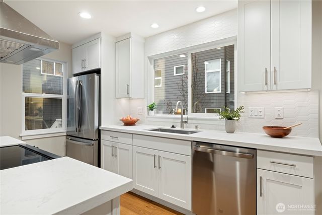 2846 22nd Avenue W, Seattle, WA 98199