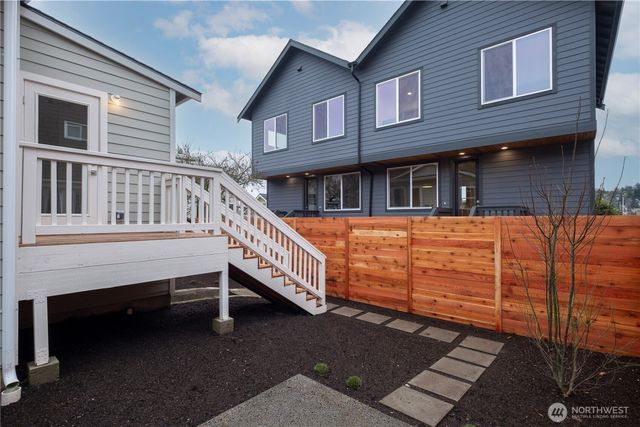 2846 22nd Avenue W, Seattle, WA 98199