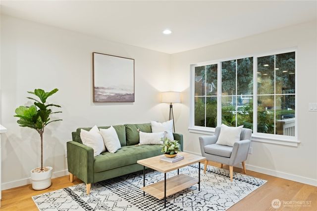 2846 22nd Avenue W, Seattle, WA 98199