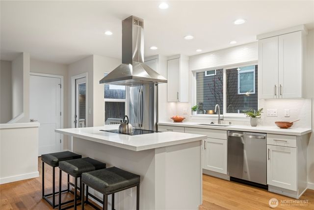 2846 22nd Avenue W, Seattle, WA 98199