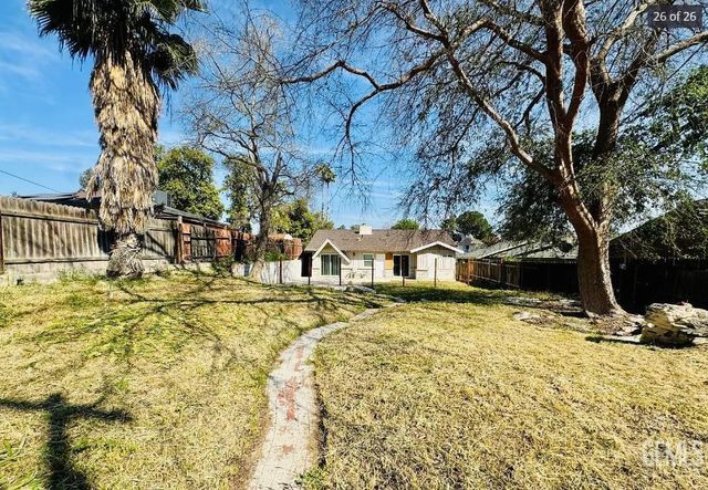 2804 Elmwood Avenue, Bakersfield, CA 93305