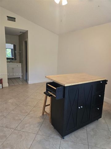818 E Palm Run Dr 0, North Lauderdale, FL 33068