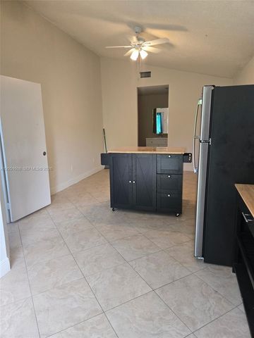 818 E Palm Run Dr 0, North Lauderdale, FL 33068