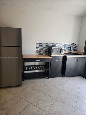 818 E Palm Run Dr 0, North Lauderdale, FL 33068