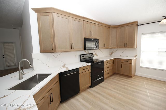 2440 Bridgeport Circle, Rockledge, FL 32955