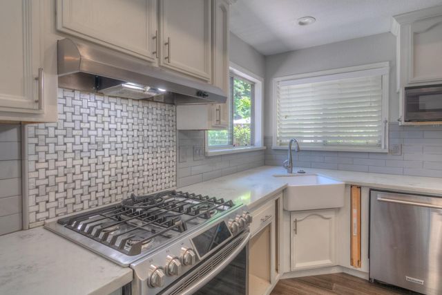 402 Braemar Ct, Roseville, CA 95661