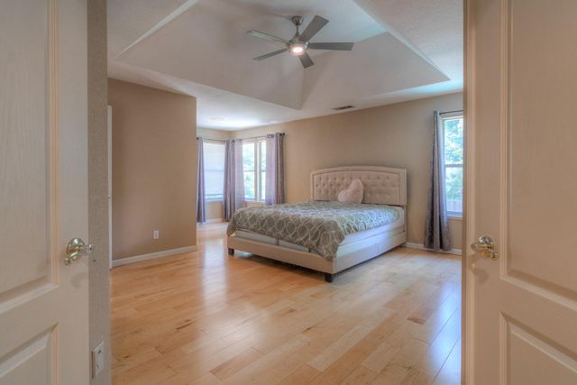 402 Braemar Ct, Roseville, CA 95661