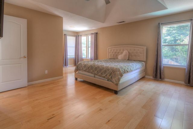 402 Braemar Ct, Roseville, CA 95661