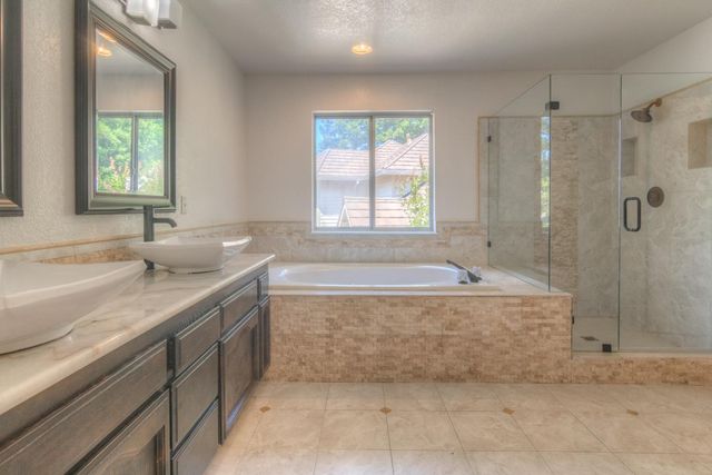 402 Braemar Ct, Roseville, CA 95661