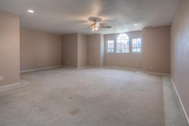 402 Braemar Ct, Roseville, CA 95661