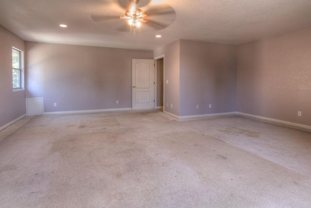 402 Braemar Ct, Roseville, CA 95661