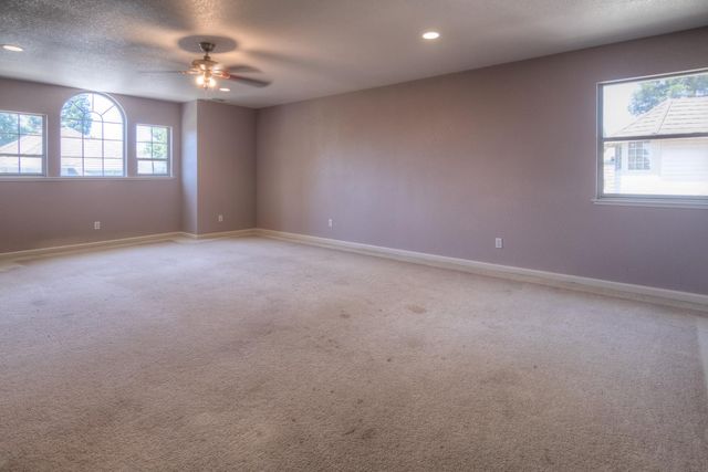 402 Braemar Ct, Roseville, CA 95661