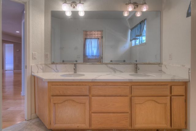 402 Braemar Ct, Roseville, CA 95661