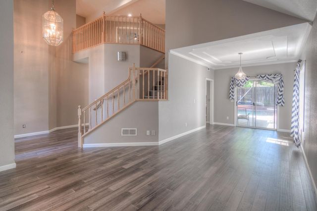 402 Braemar Ct, Roseville, CA 95661
