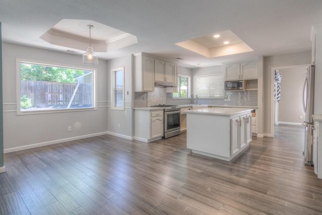 402 Braemar Ct, Roseville, CA 95661