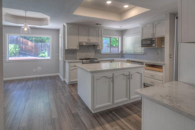 402 Braemar Ct, Roseville, CA 95661