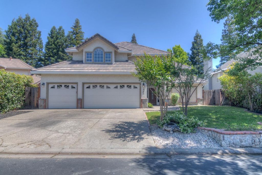 402 Braemar Ct, Roseville, CA 95661