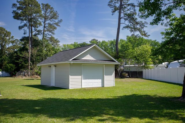 3200 Bryant St., Loris, SC 29569