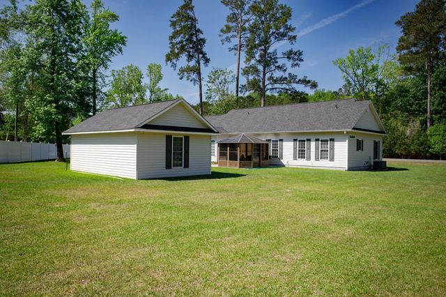 3200 Bryant St., Loris, SC 29569