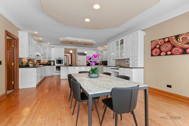 37181 N Fox Hill Drive, Wadsworth, IL 60083