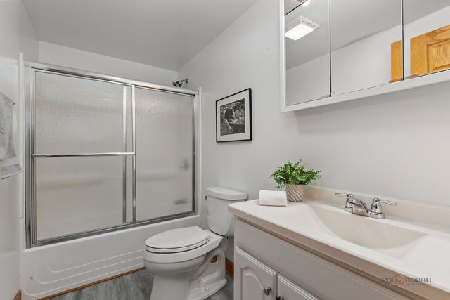 37181 N Fox Hill Drive, Wadsworth, IL 60083