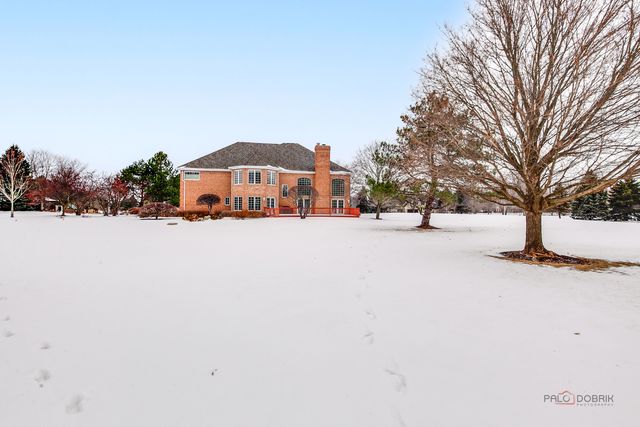 37181 N Fox Hill Drive, Wadsworth, IL 60083