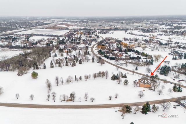 37181 N Fox Hill Drive, Wadsworth, IL 60083