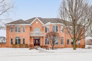 37181 N Fox Hill Drive, Wadsworth, IL 60083