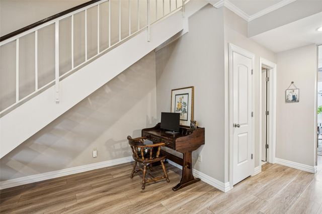 1223 Fountain View Drive 124, Houston, TX 77057