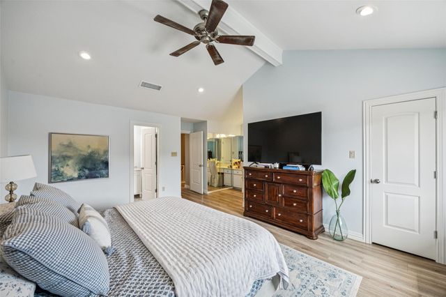 1223 Fountain View Drive 124, Houston, TX 77057