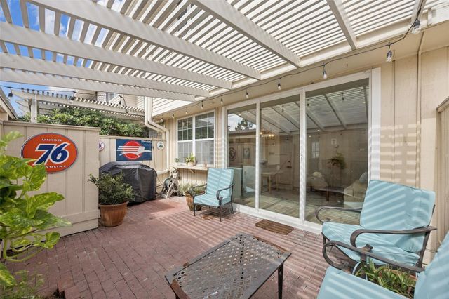 1223 Fountain View Drive 124, Houston, TX 77057